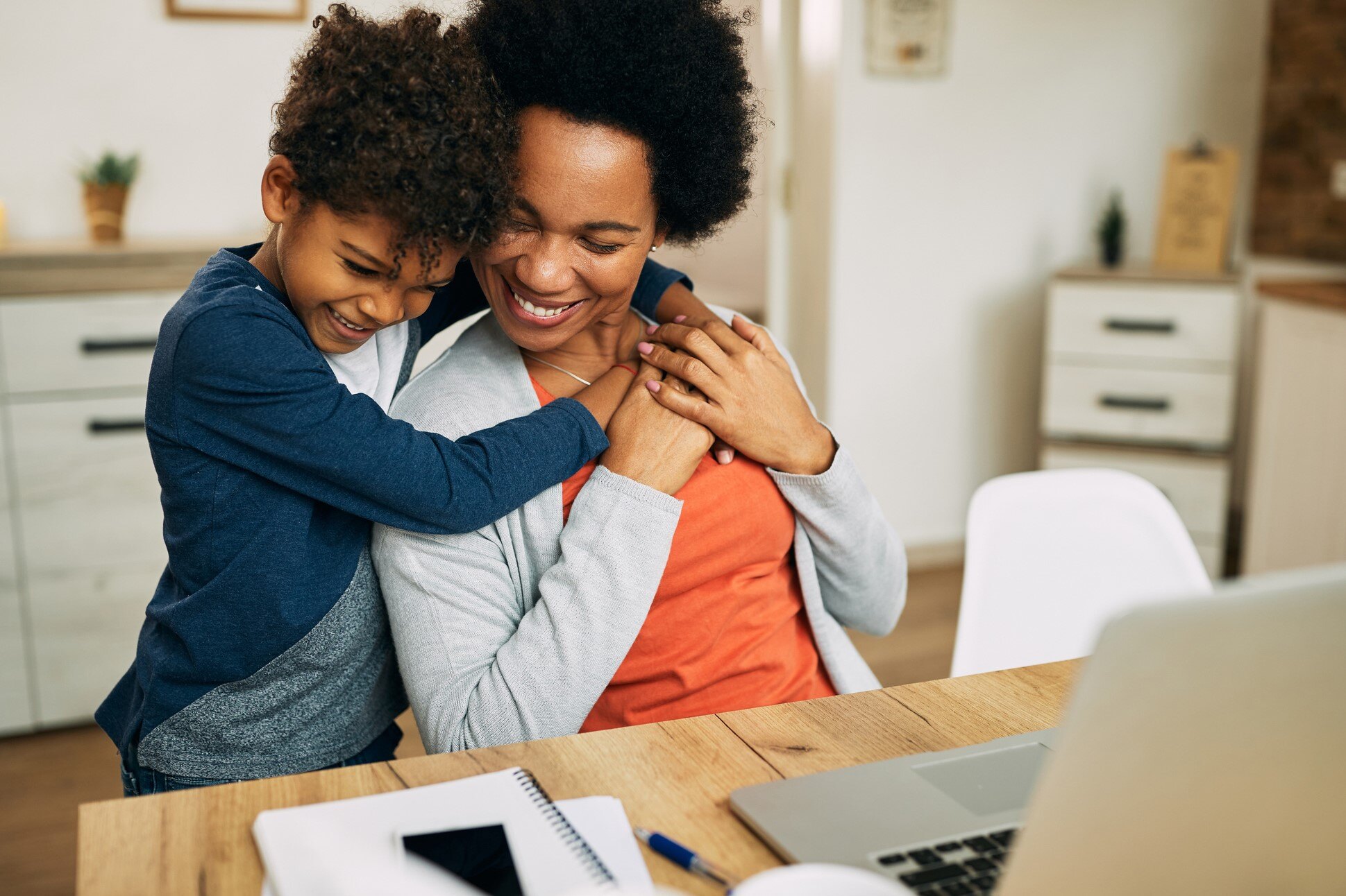 How Businesses Can Support Working Moms With Employee Benefits