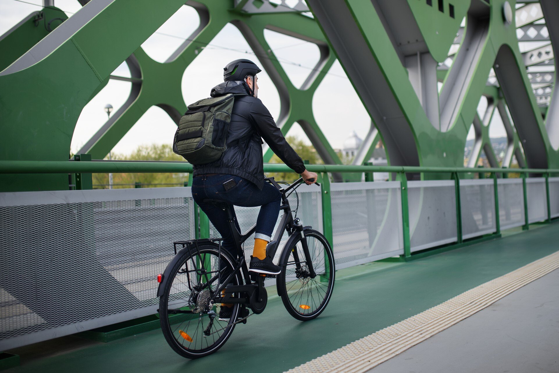 Ditch the Car and Discover a Leaner, Greener Commute in 2024