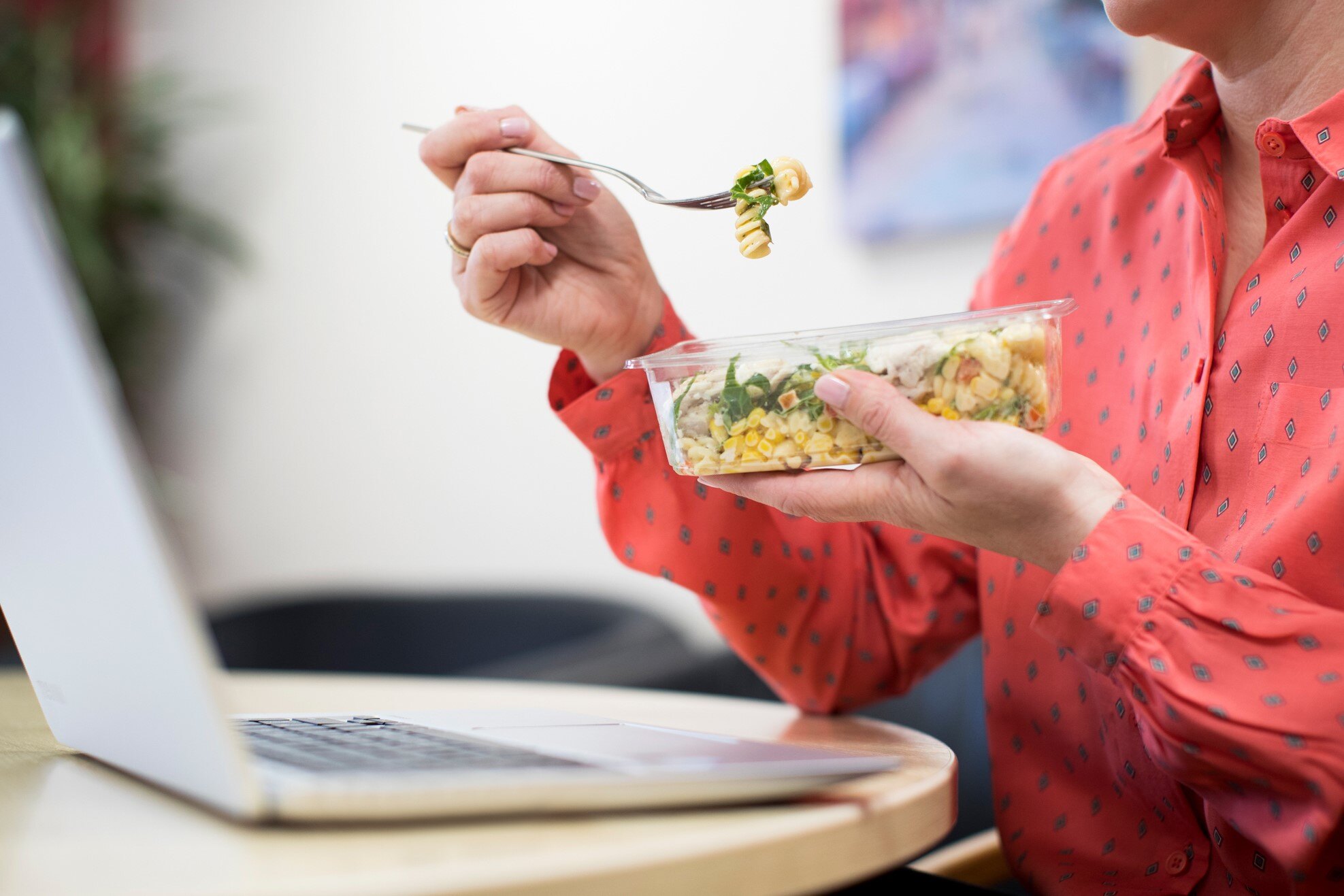 Discover Why Your Employees Shouldn’t Skip Meals During the Workday